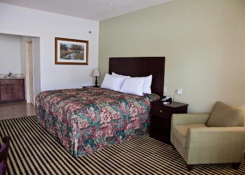 Big Lake Inn and Suites - image 23