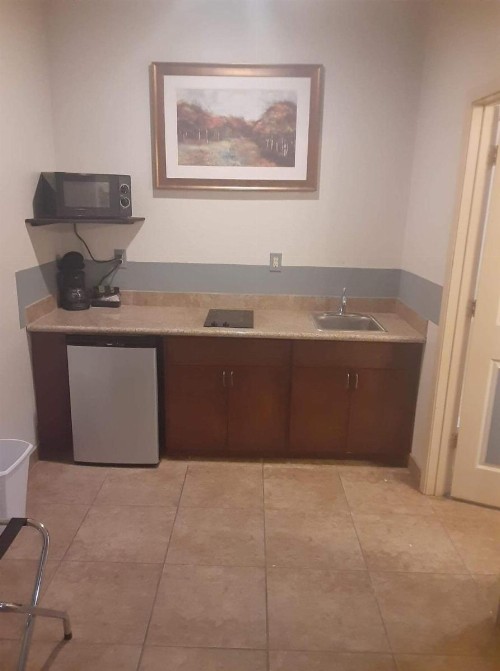 Big Lake Inn and Suites - image 26
