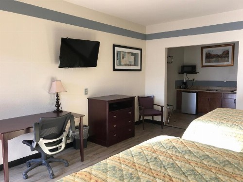 Big Lake Inn and Suites - image 30