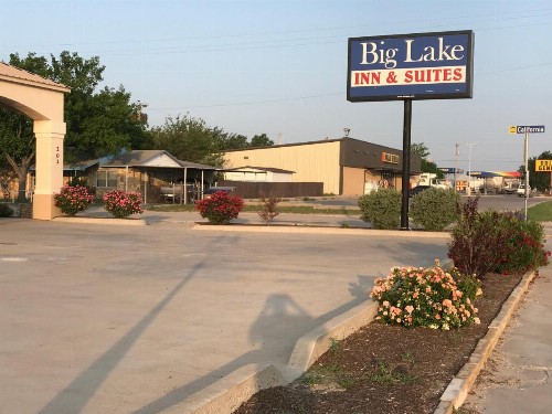 Big Lake Inn and Suites - image 37