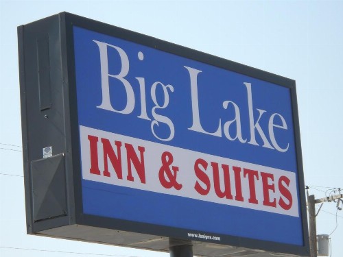 Big Lake Inn and Suites - image 40