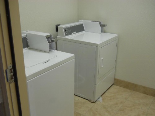 Big Lake Inn and Suites - image 41