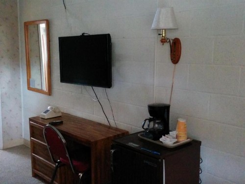 Starlight Motel - image 23