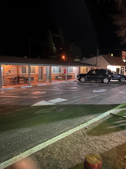 Starlight Motel - image 46