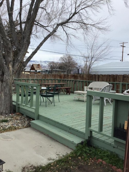 Starlight Motel - image 8
