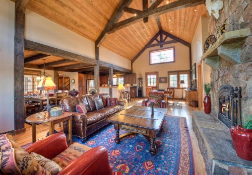 Antler Ridge Lodge - image 17