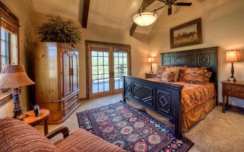 Antler Ridge Lodge - image 40