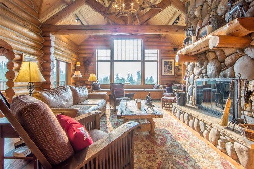 Huckleberry Hideaway - image 10