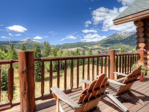 Huckleberry Hideaway - image 17