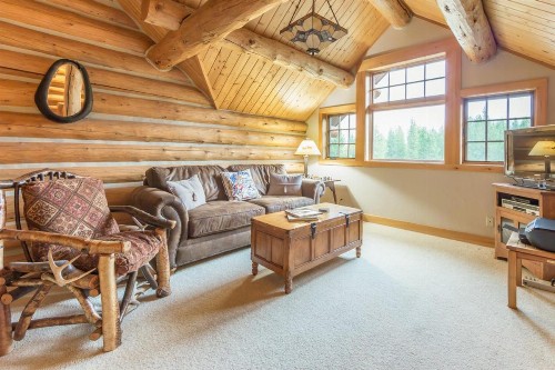 Huckleberry Hideaway - image 23