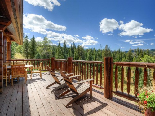 Huckleberry Hideaway - image 25