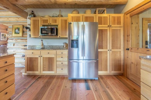 Huckleberry Hideaway - image 32