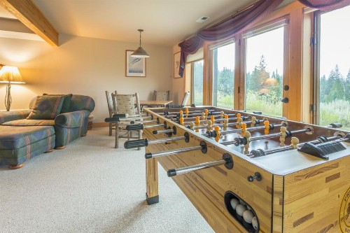 Huckleberry Hideaway - image 33