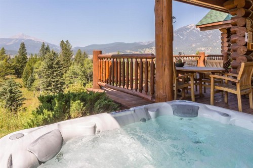 Huckleberry Hideaway - image 38