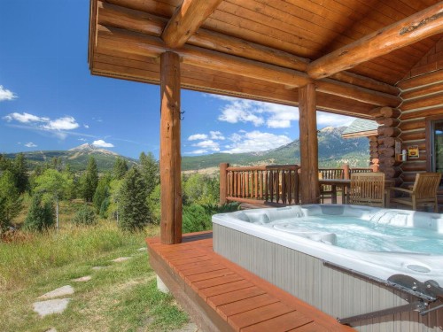 Huckleberry Hideaway - image 8