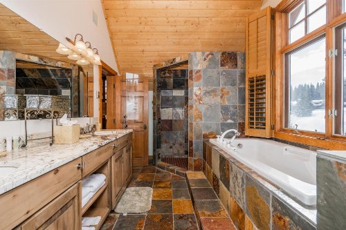 Moose Meadows Lodge - image 12