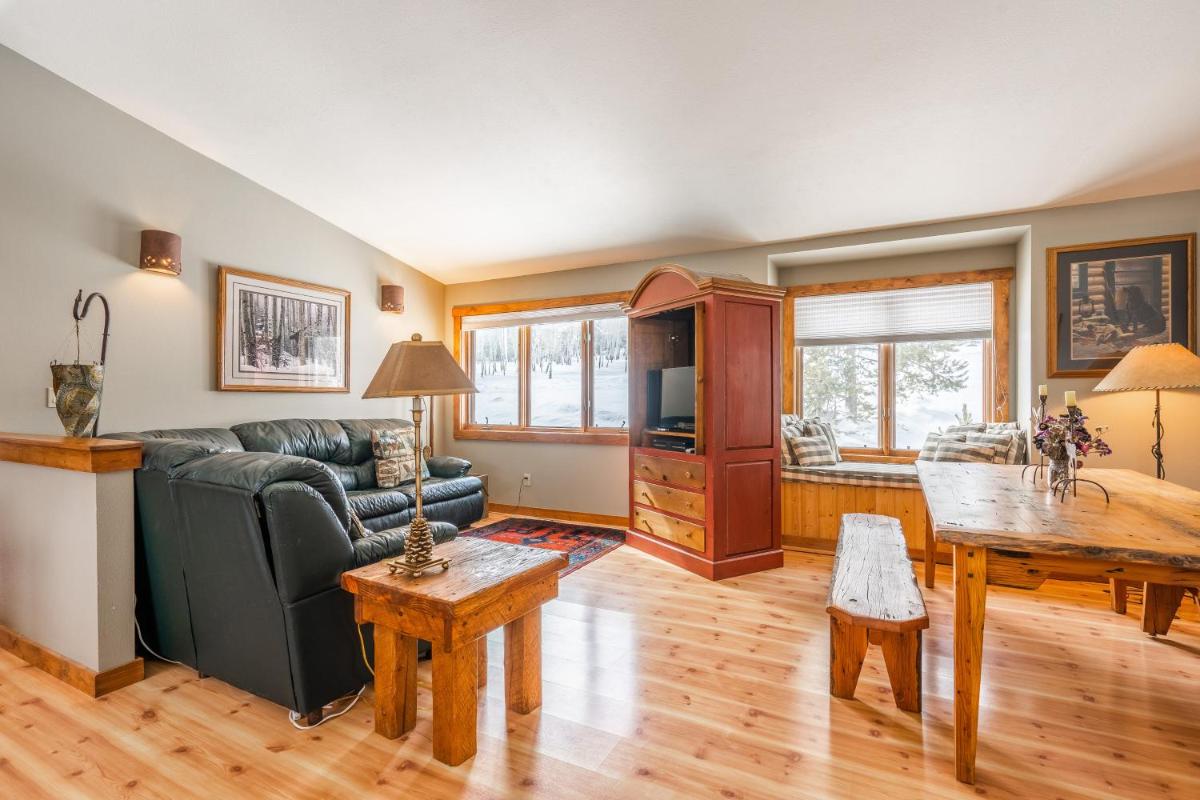 Moose Meadows Lodge - image 7