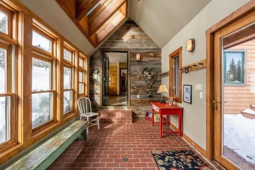 Moose Meadows Lodge - image 8