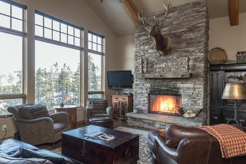 Wolf Pack Hideaway - image 18