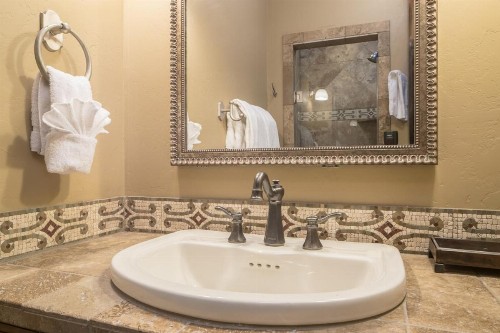 Wolf Pack Hideaway - image 19