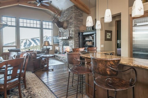 Wolf Pack Hideaway - image 25