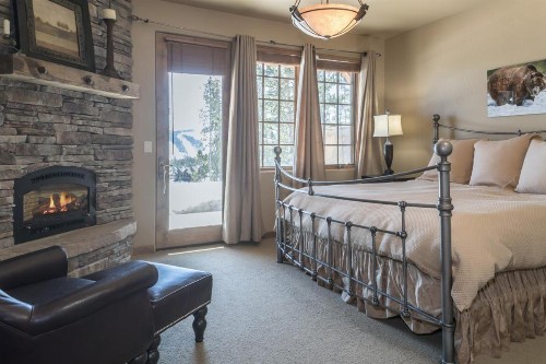 Wolf Pack Hideaway - image 32