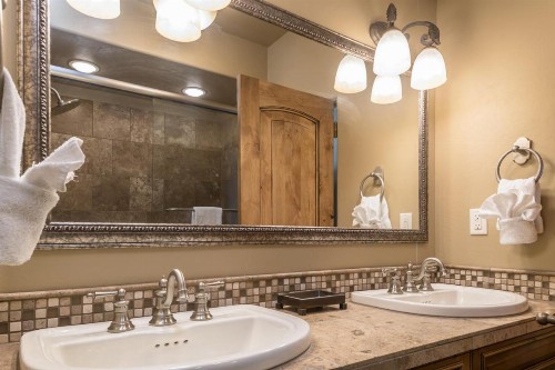 Wolf Pack Hideaway - image 4