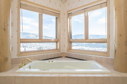 Hillside Hideaway - image 14