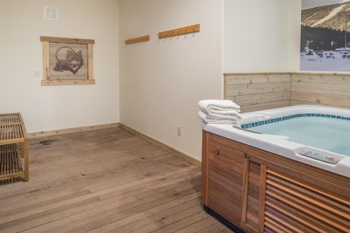 Hillside Hideaway - image 15