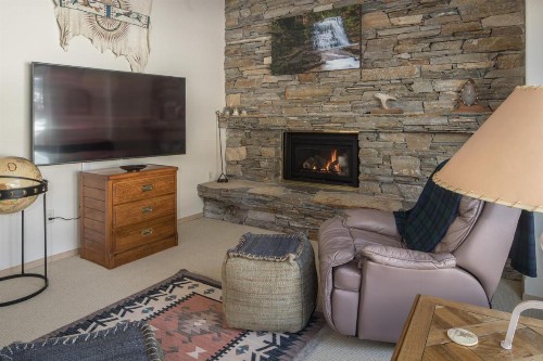 Hillside Hideaway - image 18