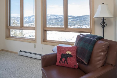 Hillside Hideaway - image 28