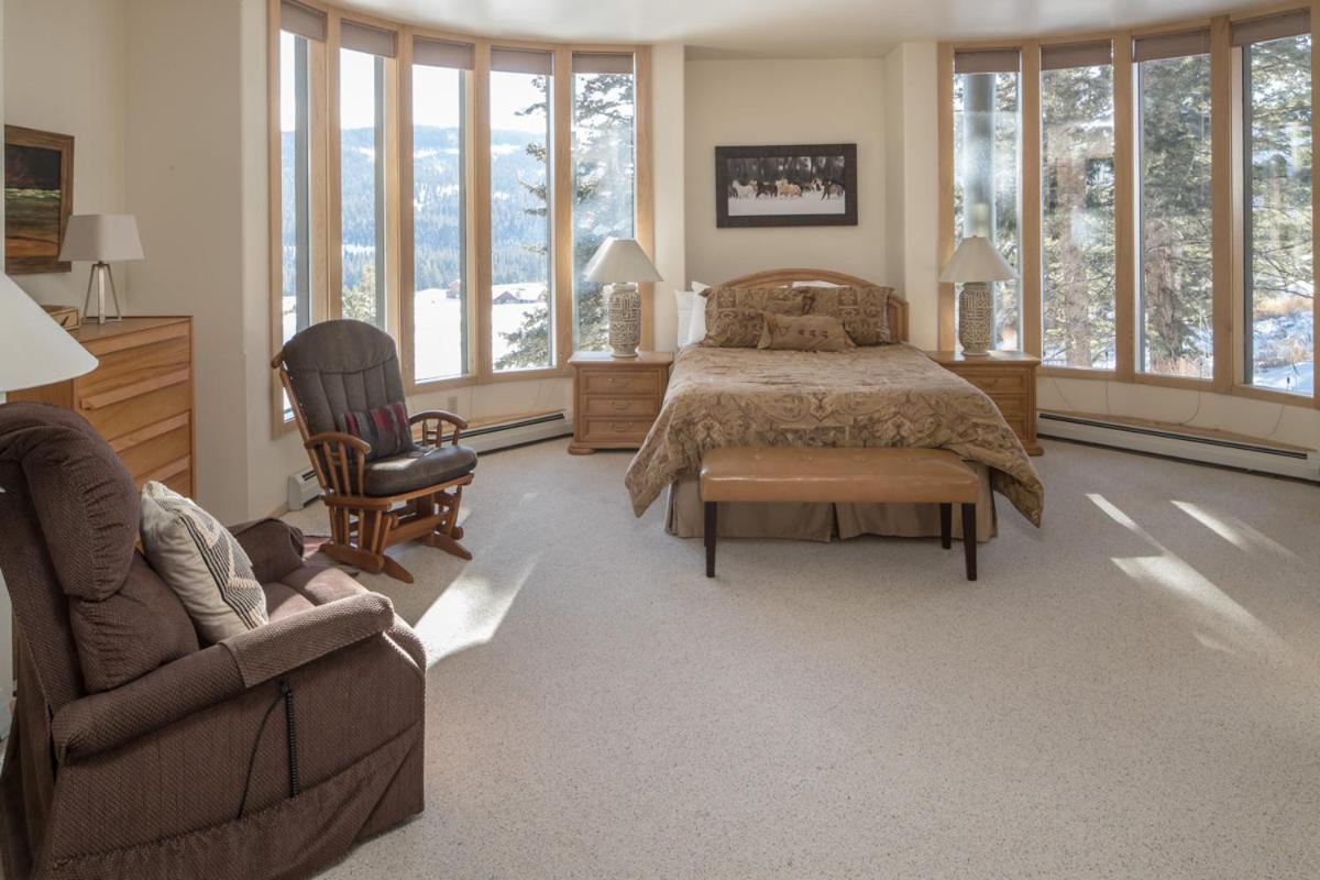 Hillside Hideaway - image 3
