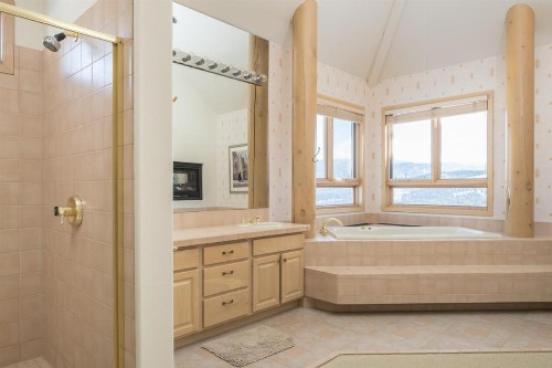 Hillside Hideaway - image 39
