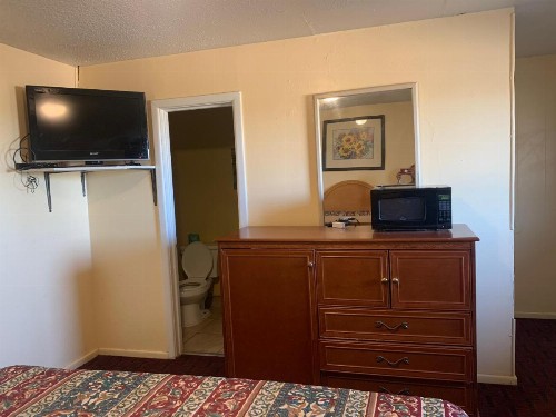 BUDGET INN - image 2