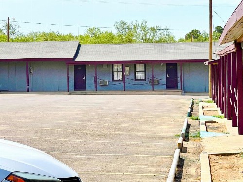 Bradbury Inn - image 7