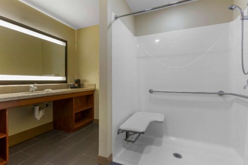 Best Western Plus Clocktower Inn - image 11