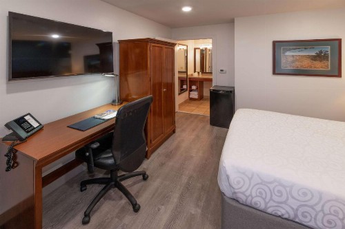 Best Western Plus Clocktower Inn - image 14