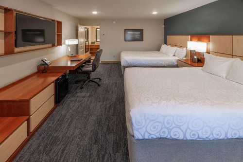 Best Western Plus Clocktower Inn - image 20