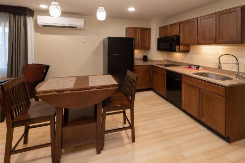 Best Western Plus Clocktower Inn - image 22