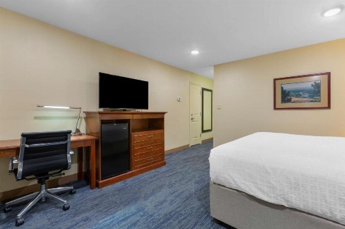 Best Western Plus Clocktower Inn - image 25