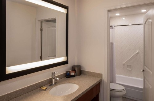 Best Western Plus Clocktower Inn - image 27