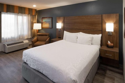 Best Western Plus Clocktower Inn - image 31