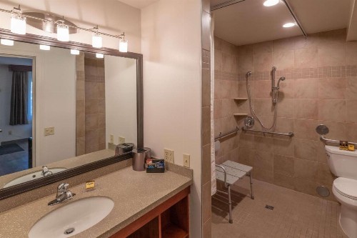 Best Western Plus Clocktower Inn - image 39