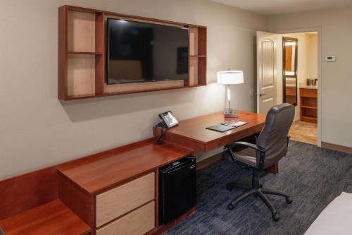 Best Western Plus Clocktower Inn - image 4