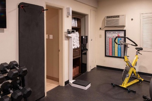 Best Western Plus Clocktower Inn - image 41