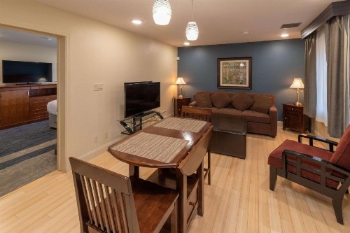 Best Western Plus Clocktower Inn - image 5