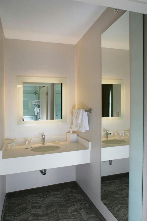SpringHill Suites by Marriott Billings - image 28