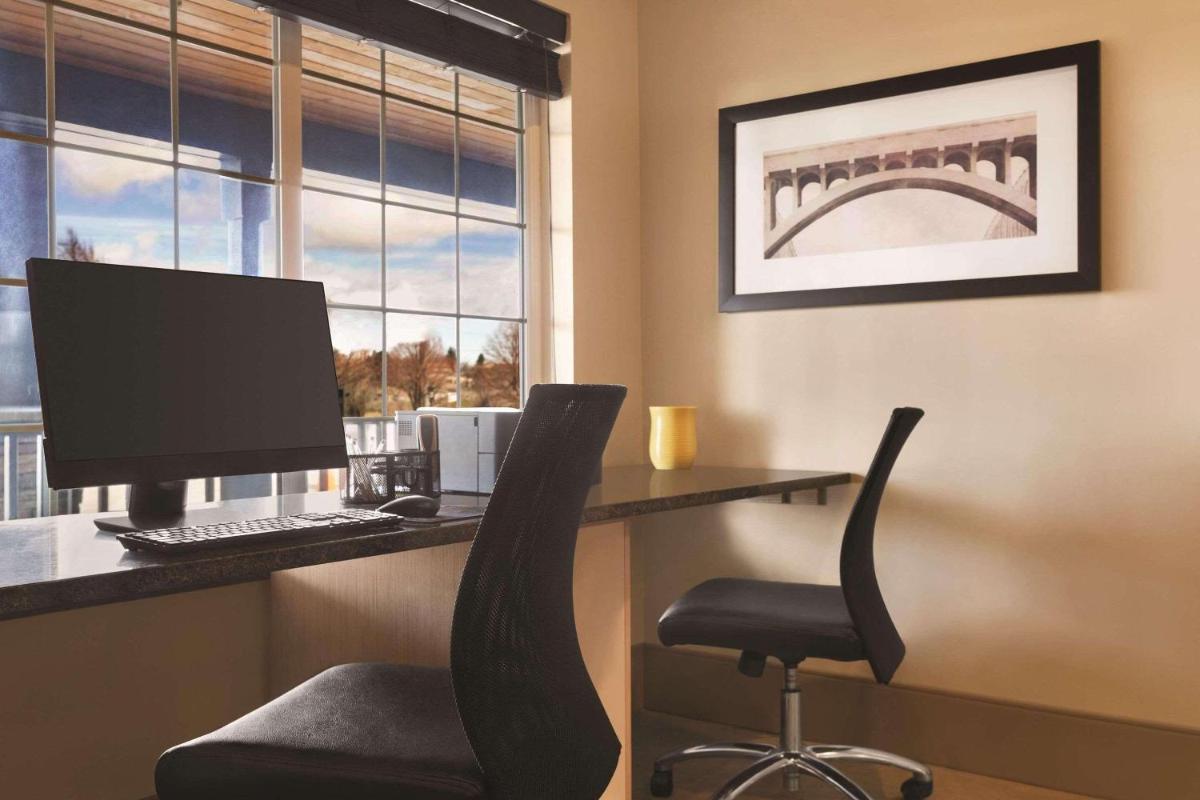 Country Inn & Suites by Radisson Billings MT - image 3