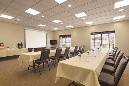 Country Inn & Suites by Radisson Billings MT - image 8