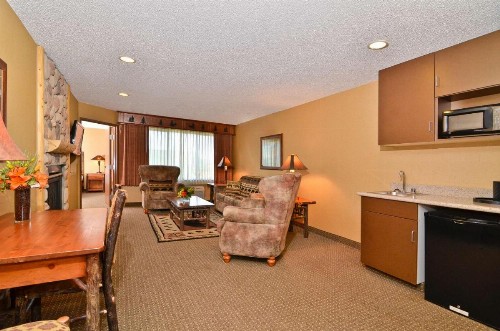 Best Western Plus Kelly Inn & Suites - image 21